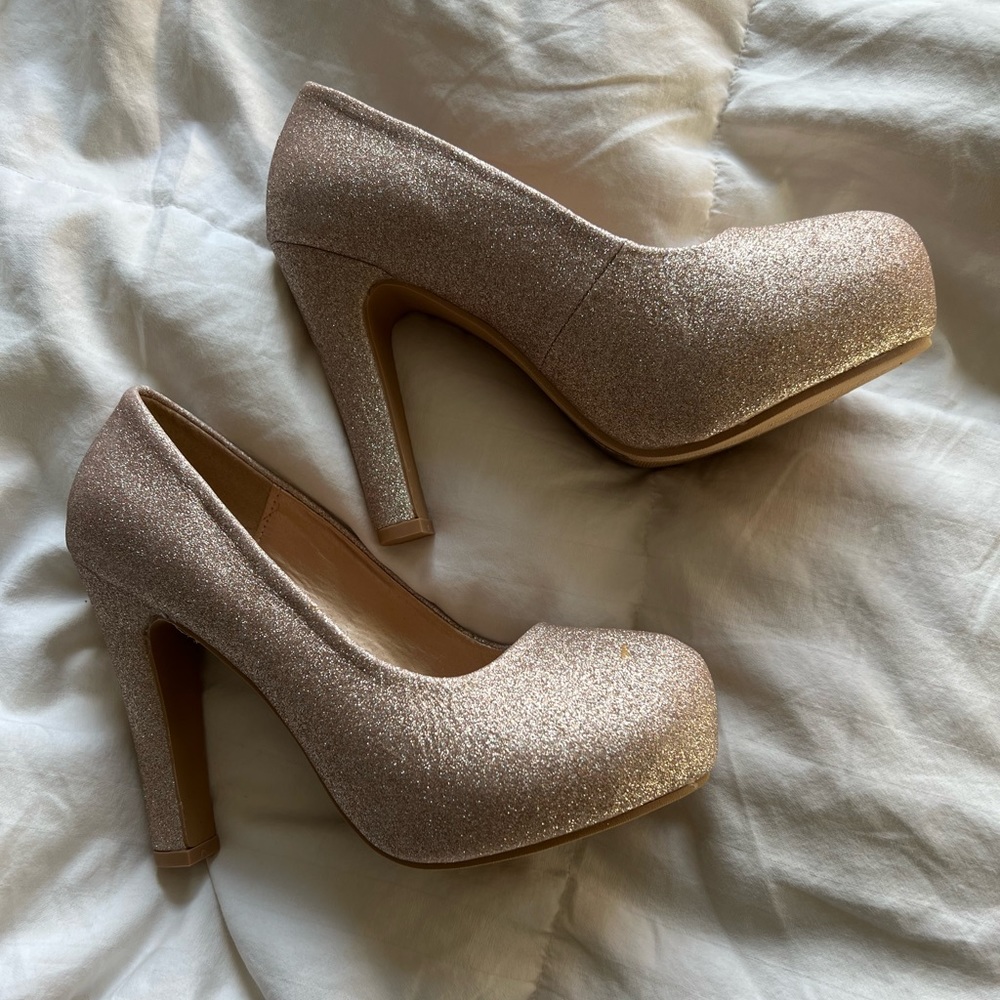 Torrid size 9W Glittering Gold heels.